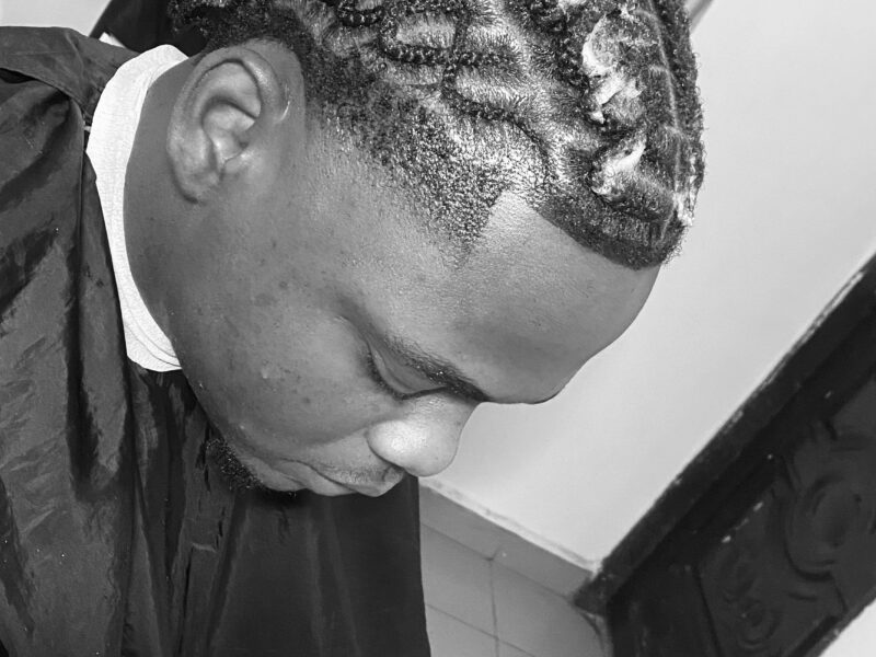 Hairstylist |barber| loctician